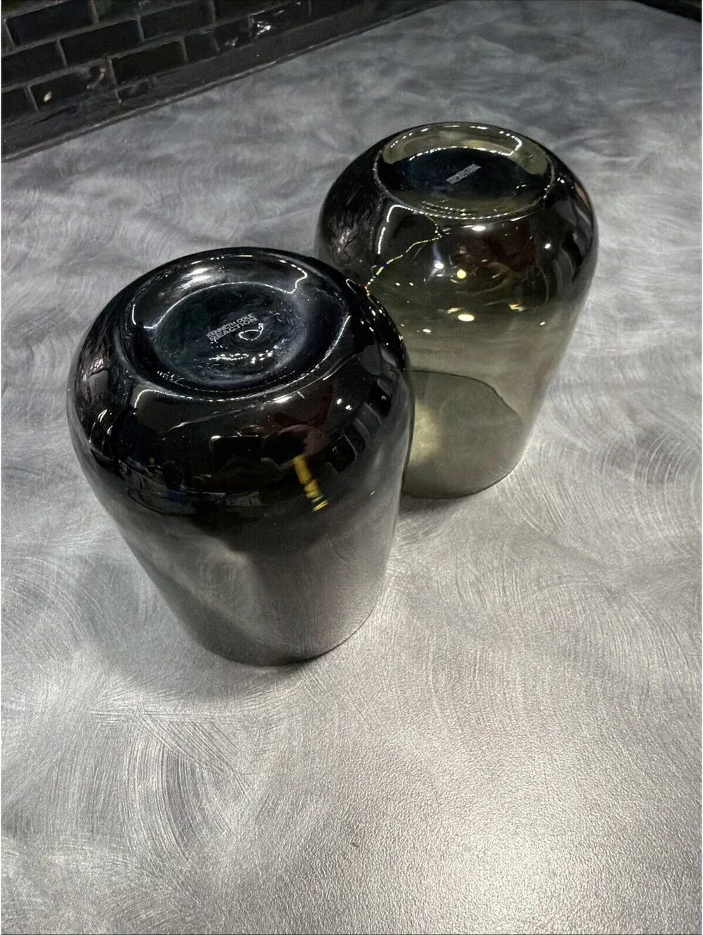 Kenneth Cole Reaction Lowball Glasses Heavy Base Gray/grn Tint Set Of 2 Barware